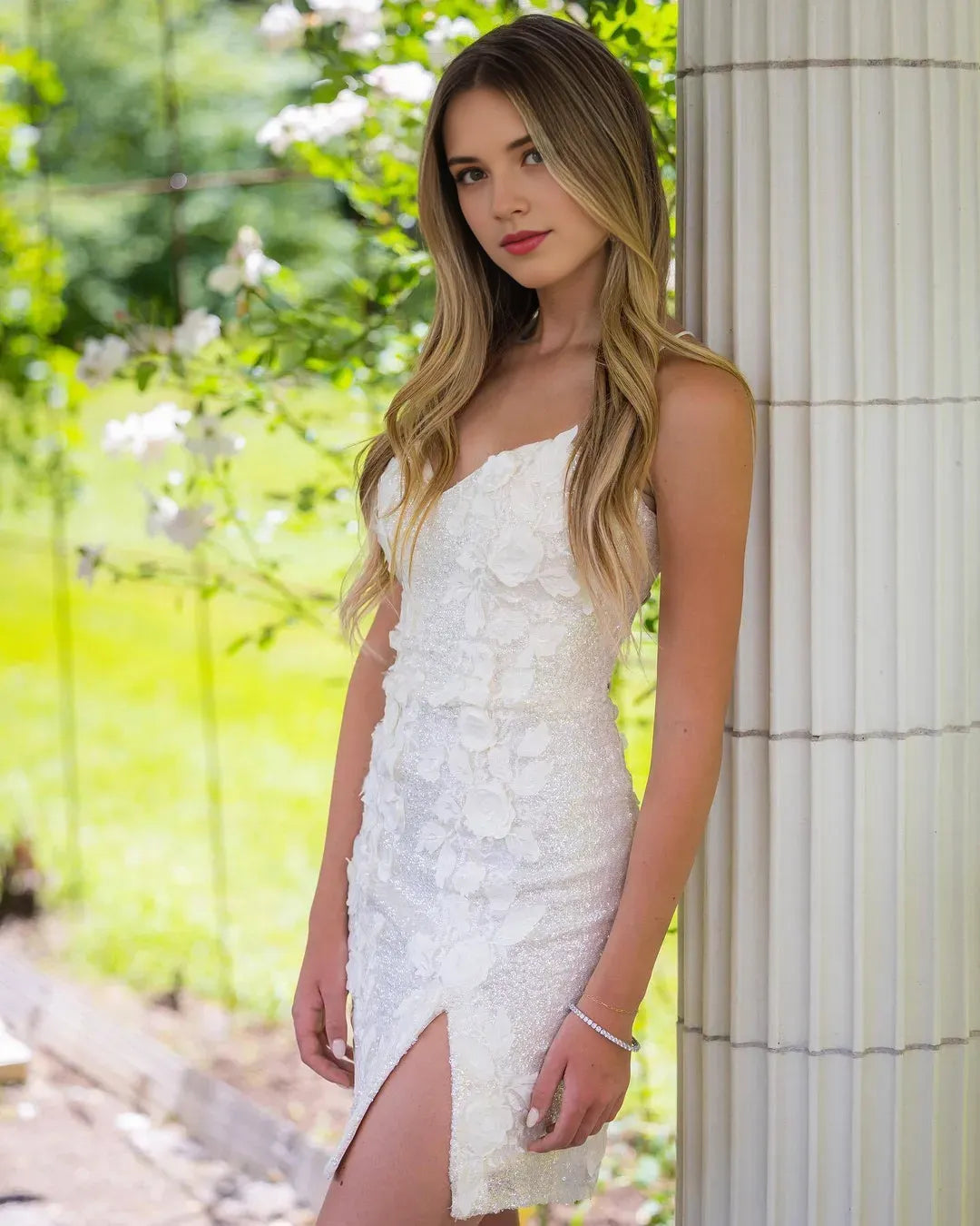 Elegant Red Applique A-Line Sweetheart Sleeveless Classic-Back Floor-Length Homecoming Dress
