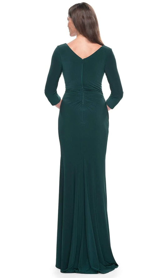 Luxurious Green A-Line V-Neck Three-Quarter-Sleeve Classic-Back Floor-Length Evening Dress