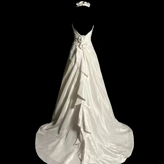 Luxurious White Ruffled A-Line Halter-Neck Sleeveless Classic-Back Floor-Length Wedding Dress