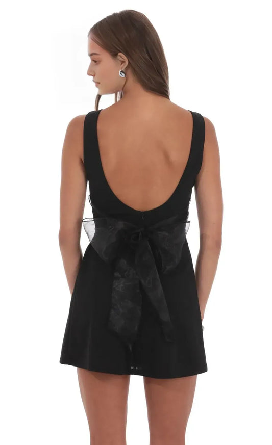 Chic Black A-Line Bateau-Neck Sleeveless Classic-Back Mini-Length Homecoming Dress