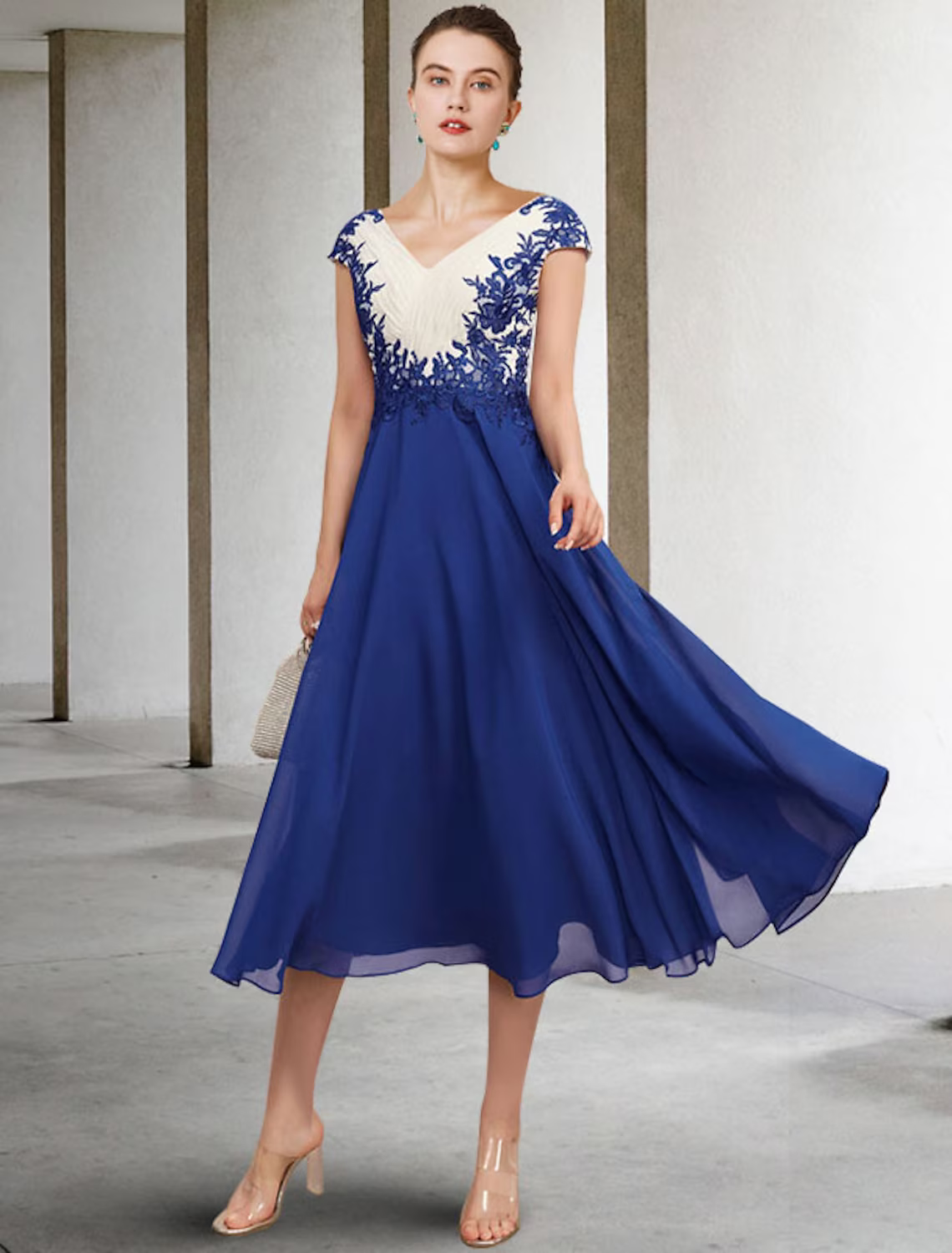 Mother of the Bride Dress Plus Size Elegant V Neck Cap Sleeve with Appliques Side-Draped