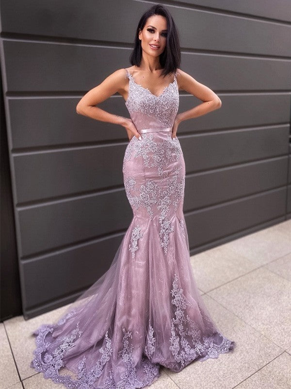 Trumpet/Mermaid Sleeveless Sweep/Brush Train Applique V-neck Dresses