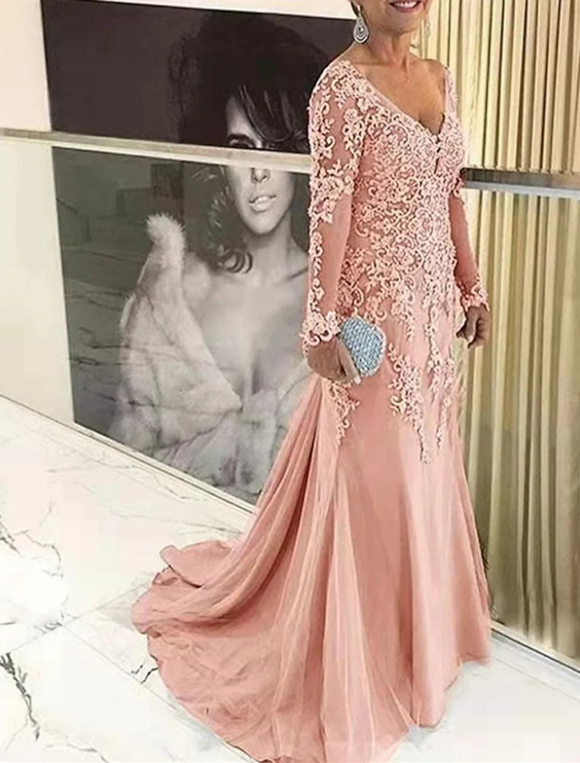 Mermaid / Trumpet Mother of the Bride Dresses Plus Size Hide Belly Curve Fall Wedding Guest Dresses Formal Sweep / Brush Train Long Sleeve V Neck with Appliques