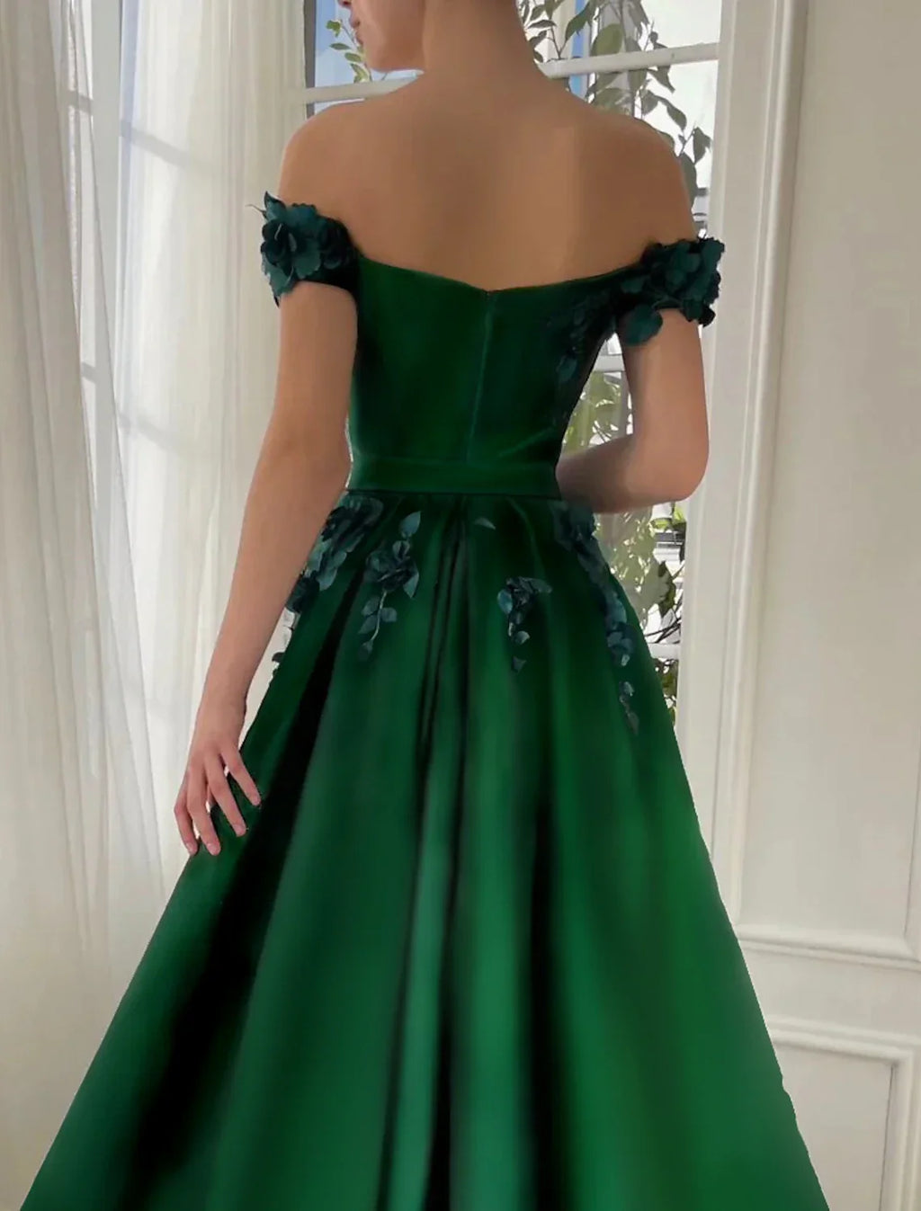 Green Ball Gown Prom Dresses Luxurious Dress Christmas Red Dress Wedding Party Floor Length Short Sleeve Off Shoulder with Slit Appliques