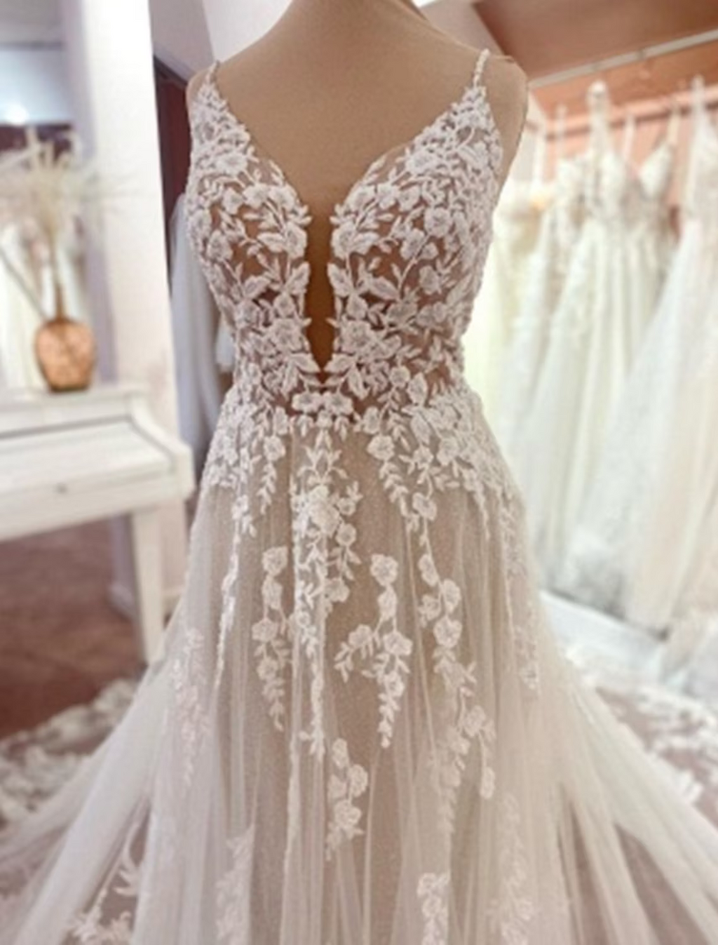 Engagement Open Back Formal Wedding Dresses Chapel Train A-Line Sleeveless Spaghetti Strap With Appliques