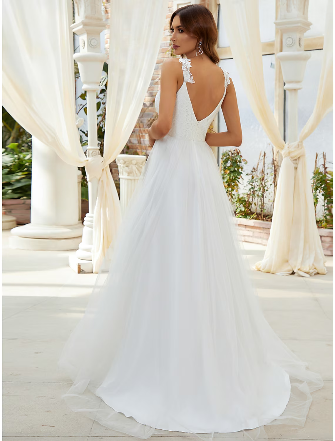Beach Casual Wedding Dresses Floor Length A-Line Sleeveless V Wire V Neck With Crystals Appliques