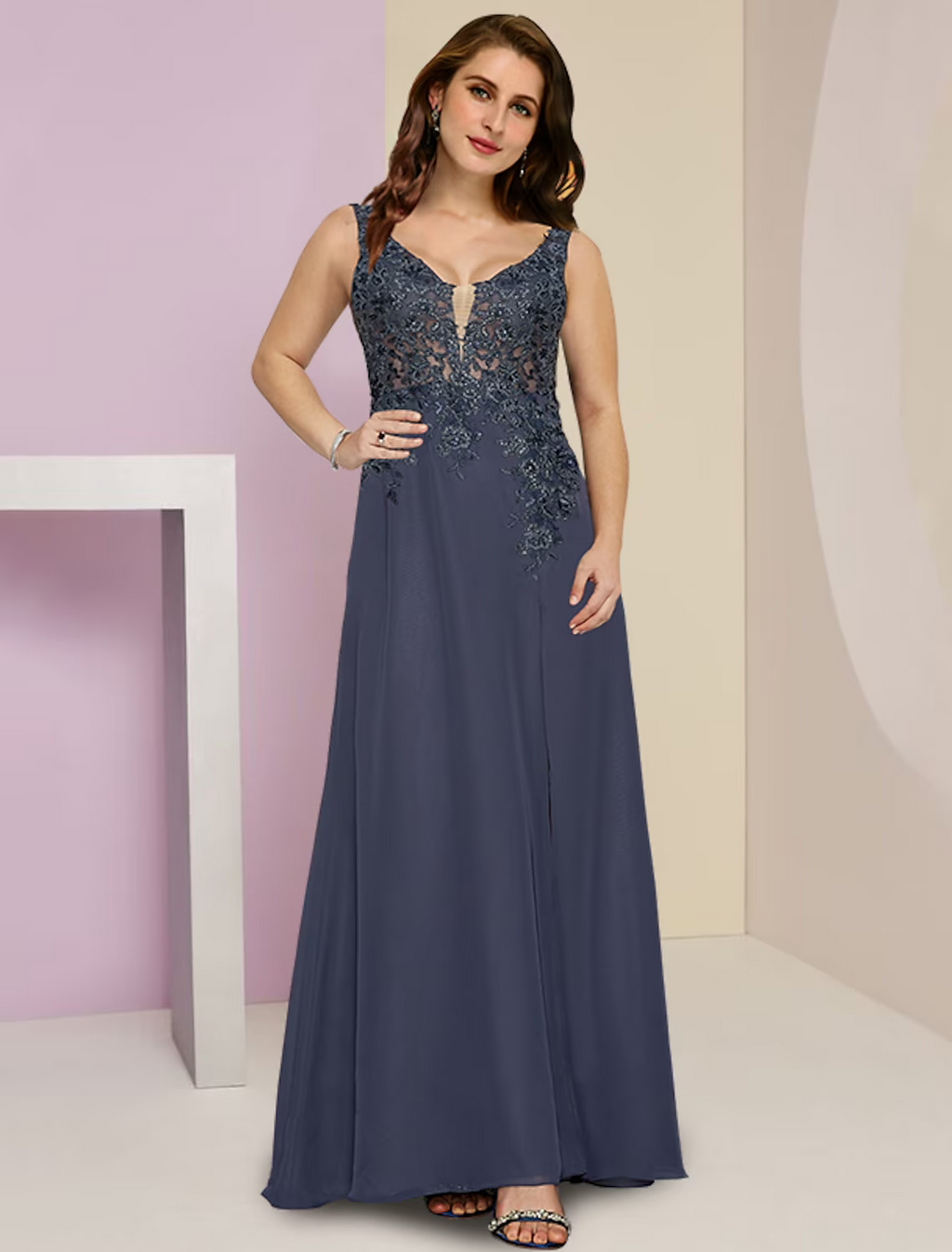 Plus Size Curve Mother of the Bride Dress Wedding Guest Party Elegant V Neck Floor Length Sleeveless with Pleats