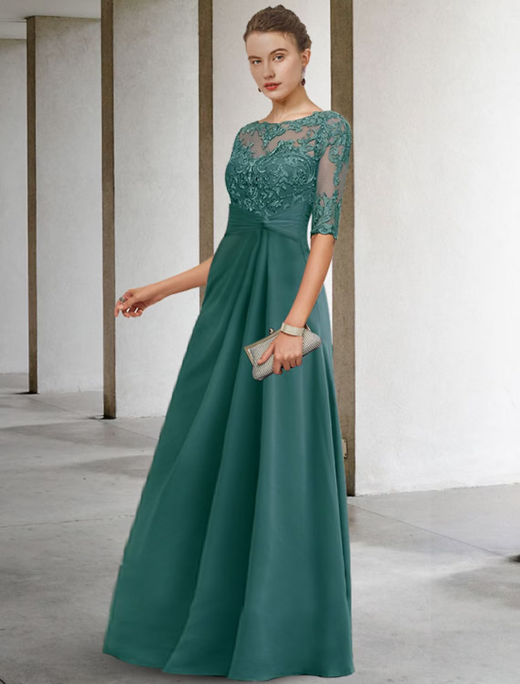 Mother of the Bride Dress Plus Size Elegant Jewel Neck Floor Length Short Sleeve with Appliques Side-Draped