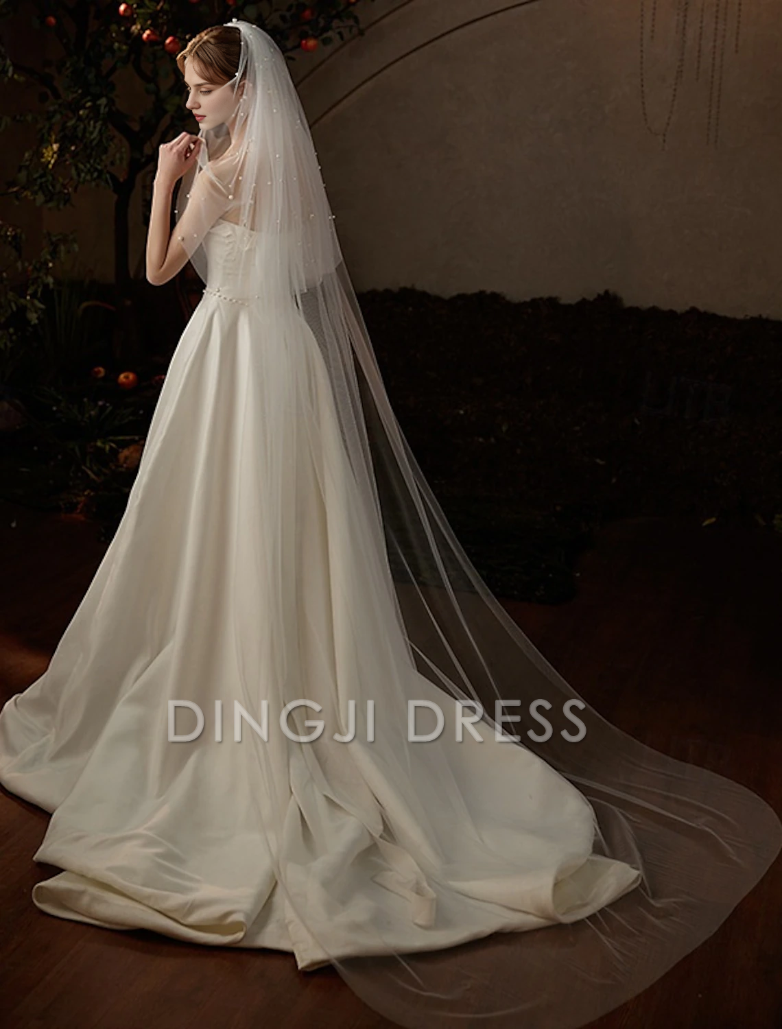 Vintage Red Beaded A-Line Classic-Neck Classic-Sleeve Classic-Back Floor-Length Wedding Dress