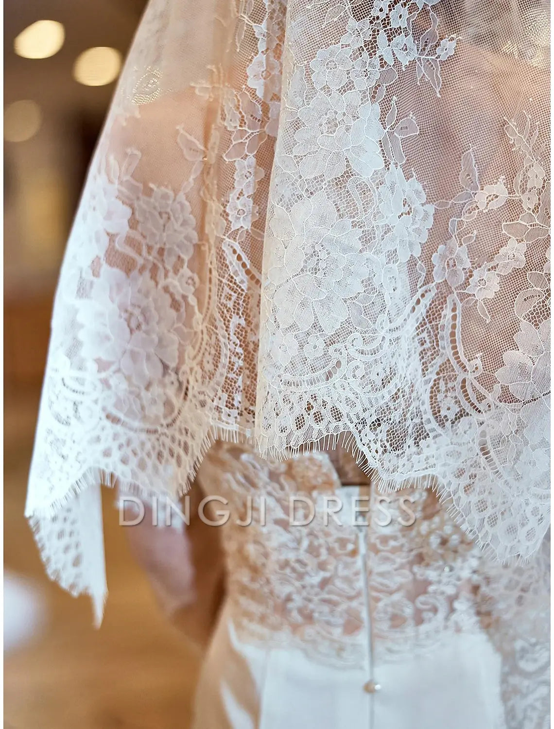 Ding Ji One-tier Vintage Inspired Wedding Veil Elbow Veils with Embroidery 55.12 in (140cm) Romantic Hot Sale Veil