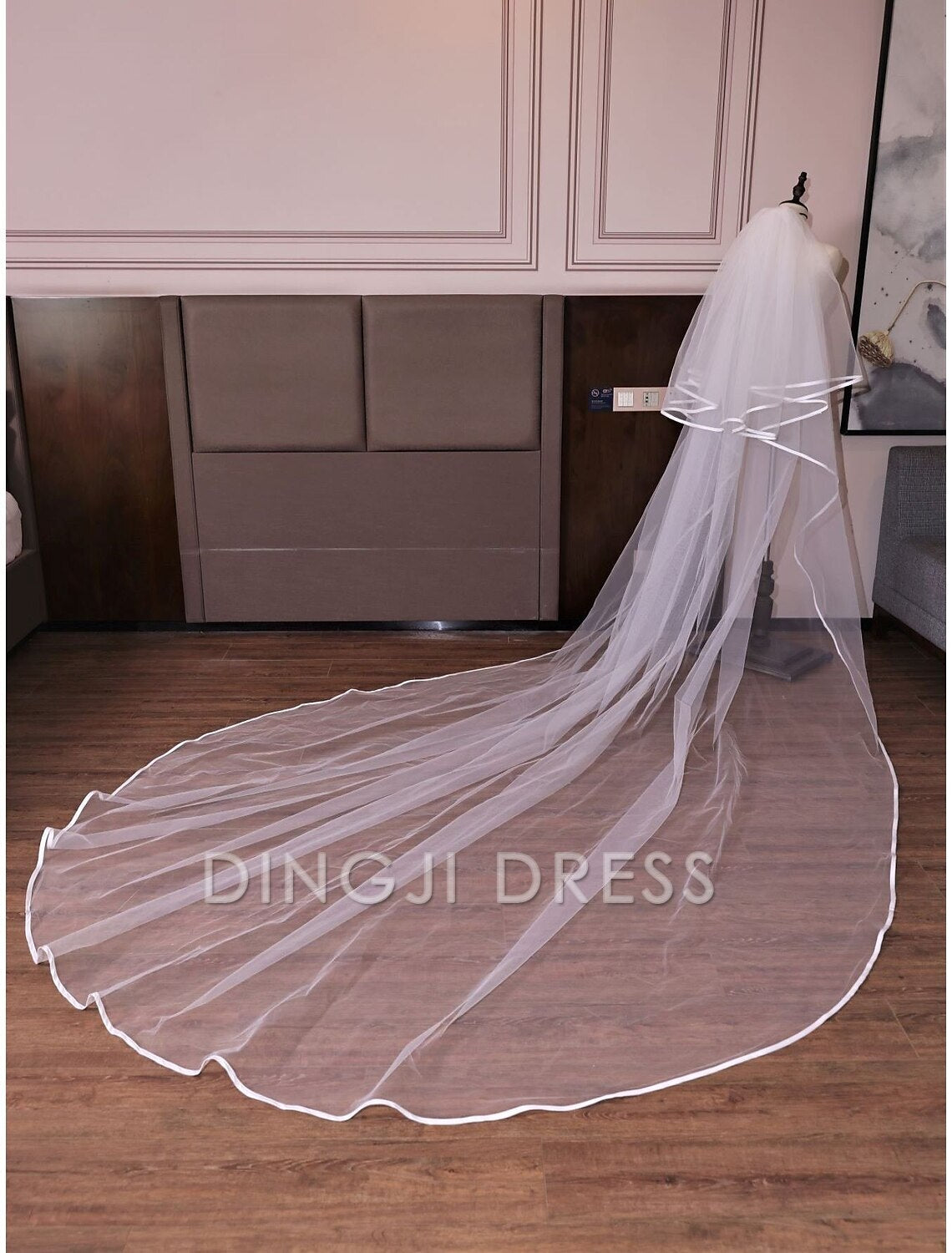 Ding Ji Two-tier Vintage Sweet Wedding Veil Cathedral Veils Tier 137.8 in (350cm) Luxurious Hot sale Veil