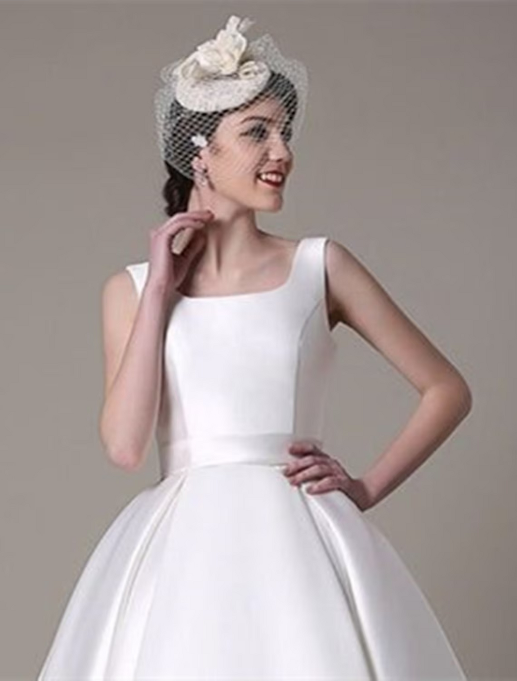 Cocktail Dresses Party Dress Wedding Guest Knee Length Sleeveless Square Neck with Pleats