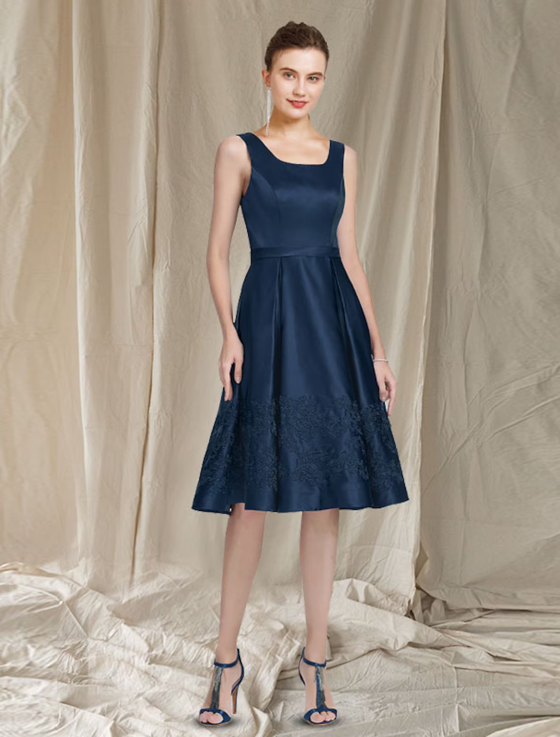 Two Piece A-Line Mother of the Bride Dress Church Elegant Scoop Neck Knee Length Sleeveless Short Jacket Dresses with Appliques