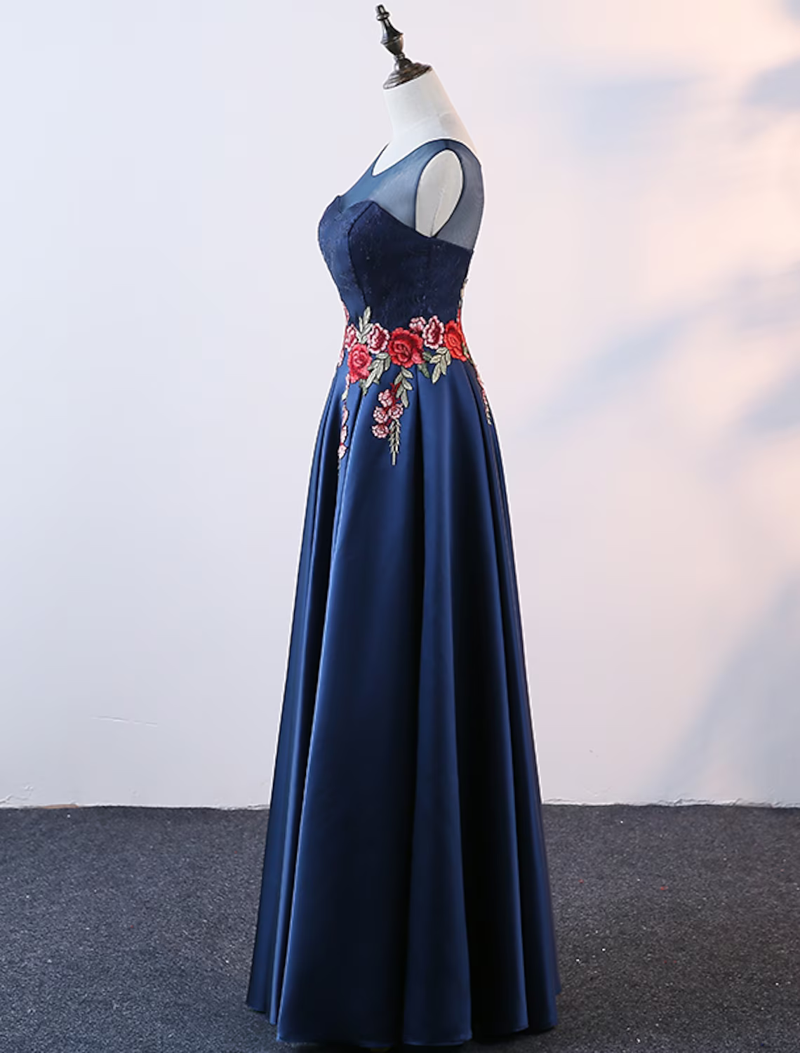 Evening Gown Elegant Dress Prom Floor Length Sleeveless Jewel Neck with Embroidery Appliques