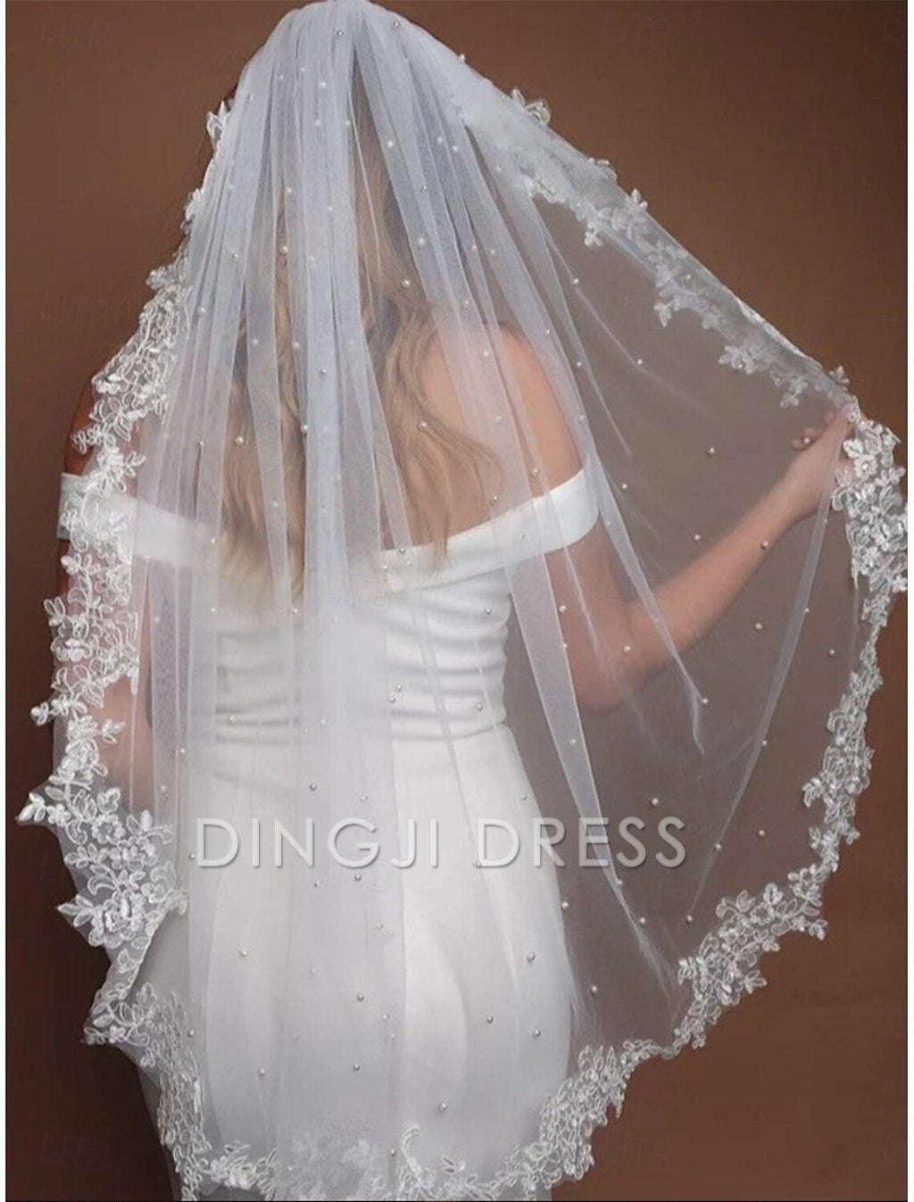 Ding Ji One-tier Comtemporary Stylish Wedding Veil Cathedral Veils with Flower Pearl Veil