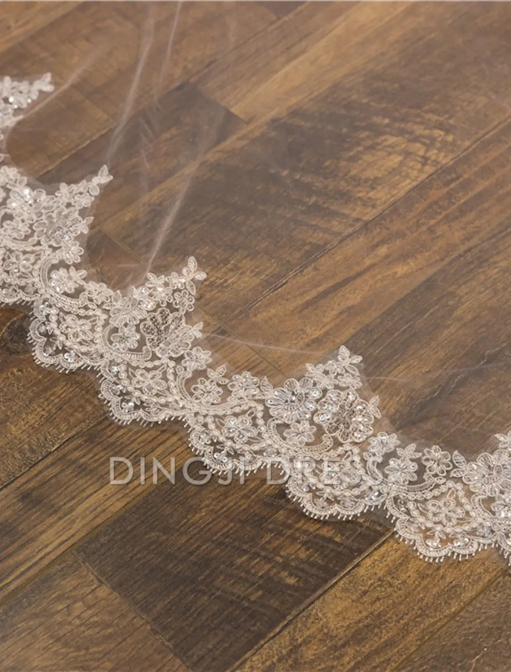 Ding Ji Two-tier Wedding Veil Cathedral Veils with Embroidery Hot Sale Veil