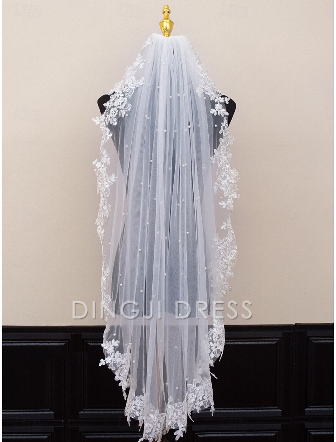 Ding Ji One-tier Comtemporary Stylish Wedding Veil Cathedral Veils with Flower Pearl Veil