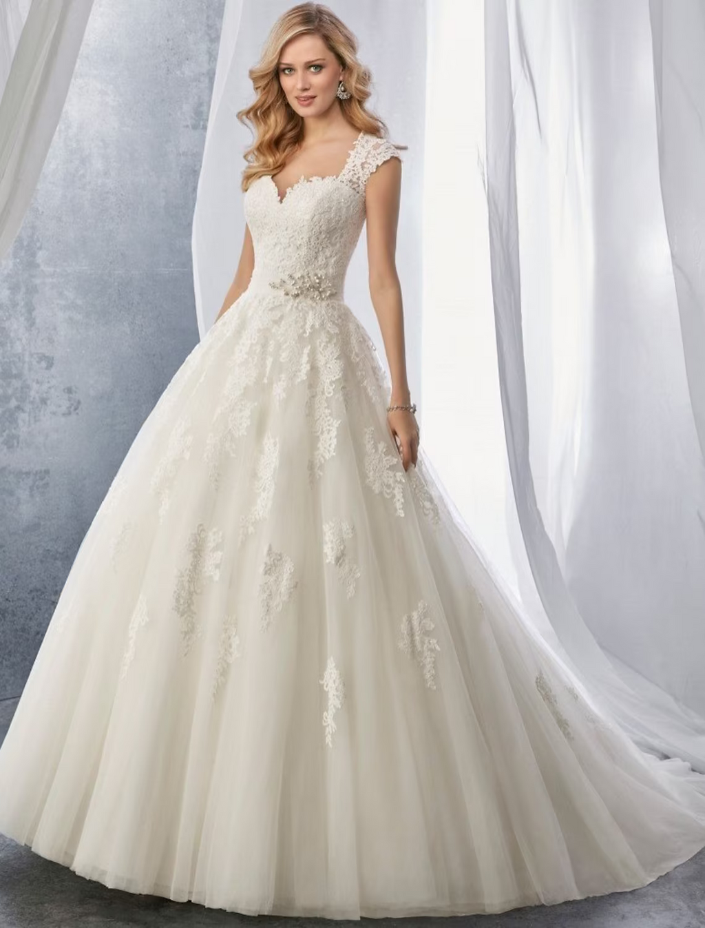 Engagement Formal Wedding Dresses Chapel Train Ball Gown Regular Straps Sweetheart With Appliques