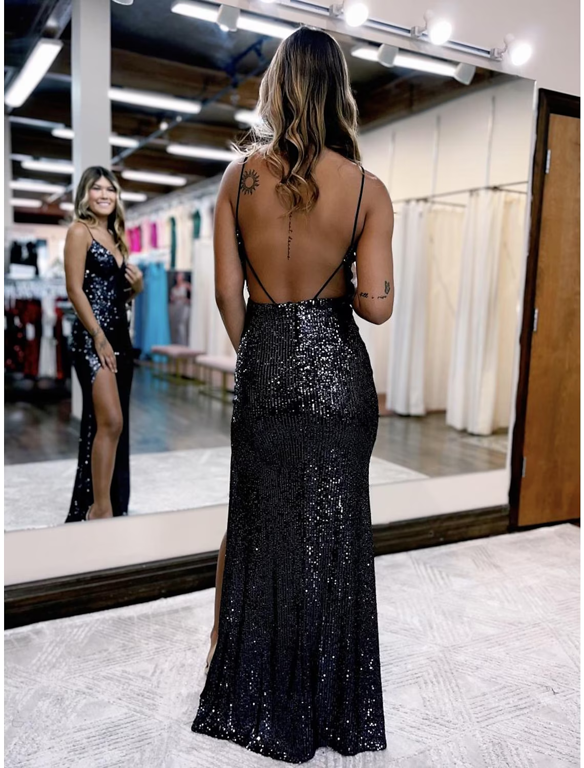 Mermaid / Trumpet Prom Dresses Sparkle & Shine Dress Formal Floor Length Sleeveless V Neck Backless