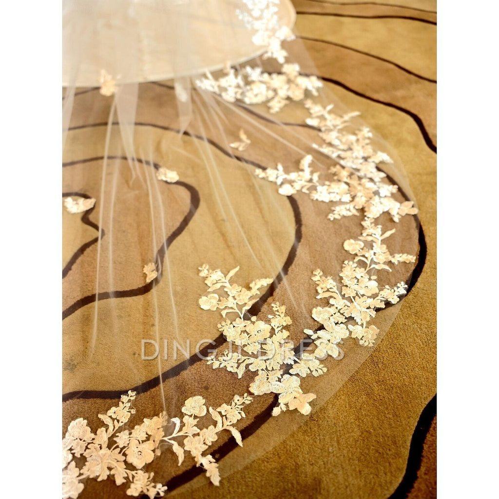 DingJi One-tier Stylish Wedding Veil Chapel Veils / Cathedral Veils Embroidery 118.11 in (300cm) Exquisite Hot Sale Veil