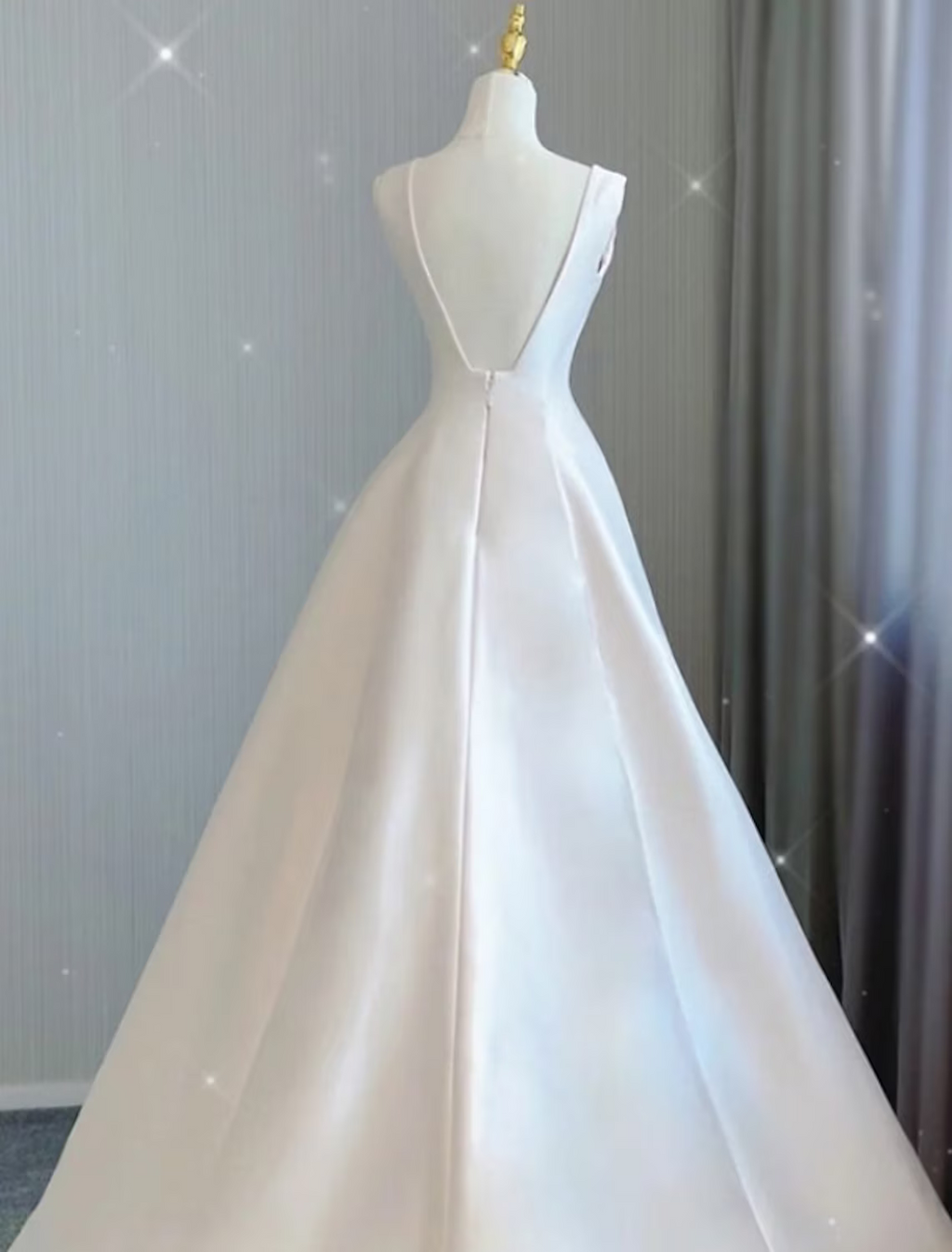 Casual Wedding Dresses Court Train Sleeveless V Neck With Bow(s) Pleats