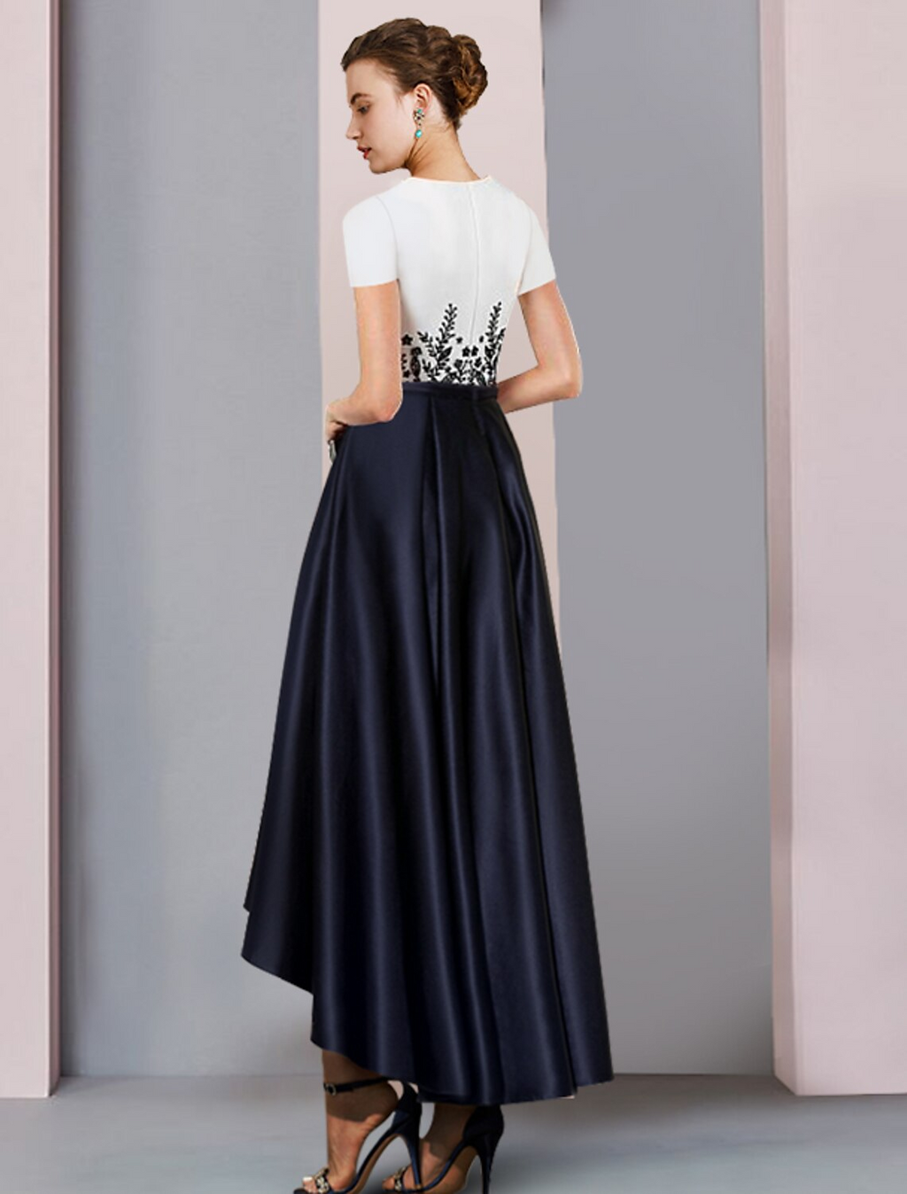 Mother of the Bride Dress Formal Party Elegant Scoop Neck Asymmetrical Short Sleeve with Pleats Appliques