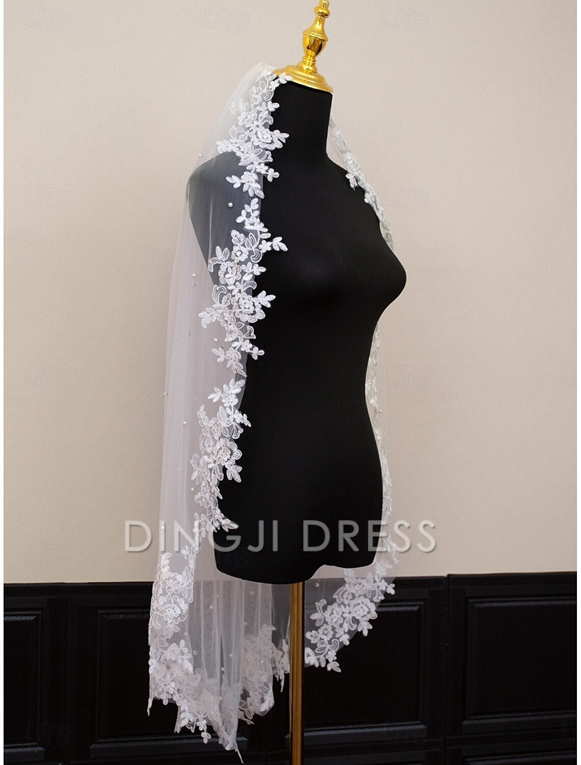Ding Ji One-tier Comtemporary Stylish Wedding Veil Cathedral Veils with Flower Pearl Veil