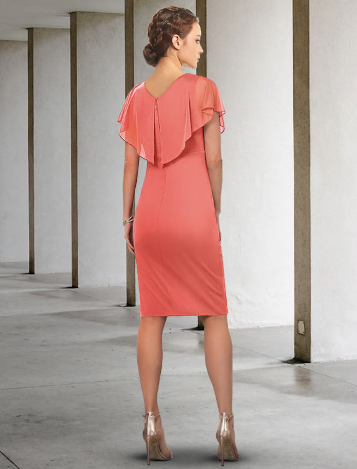 Mother of the Bride Dress Elegant V Neck Knee Length Short Sleeve with Ruched