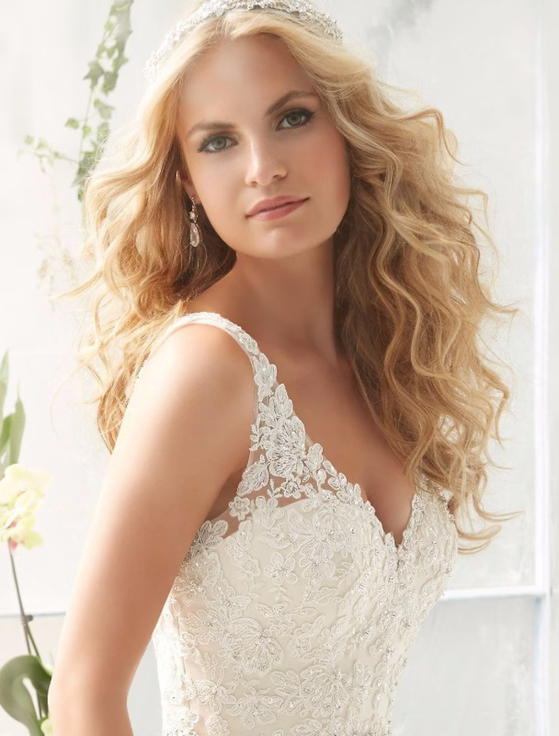 Engagement Open Back Sexy Formal Wedding Dresses Court Train A-Line Regular Straps V Neck