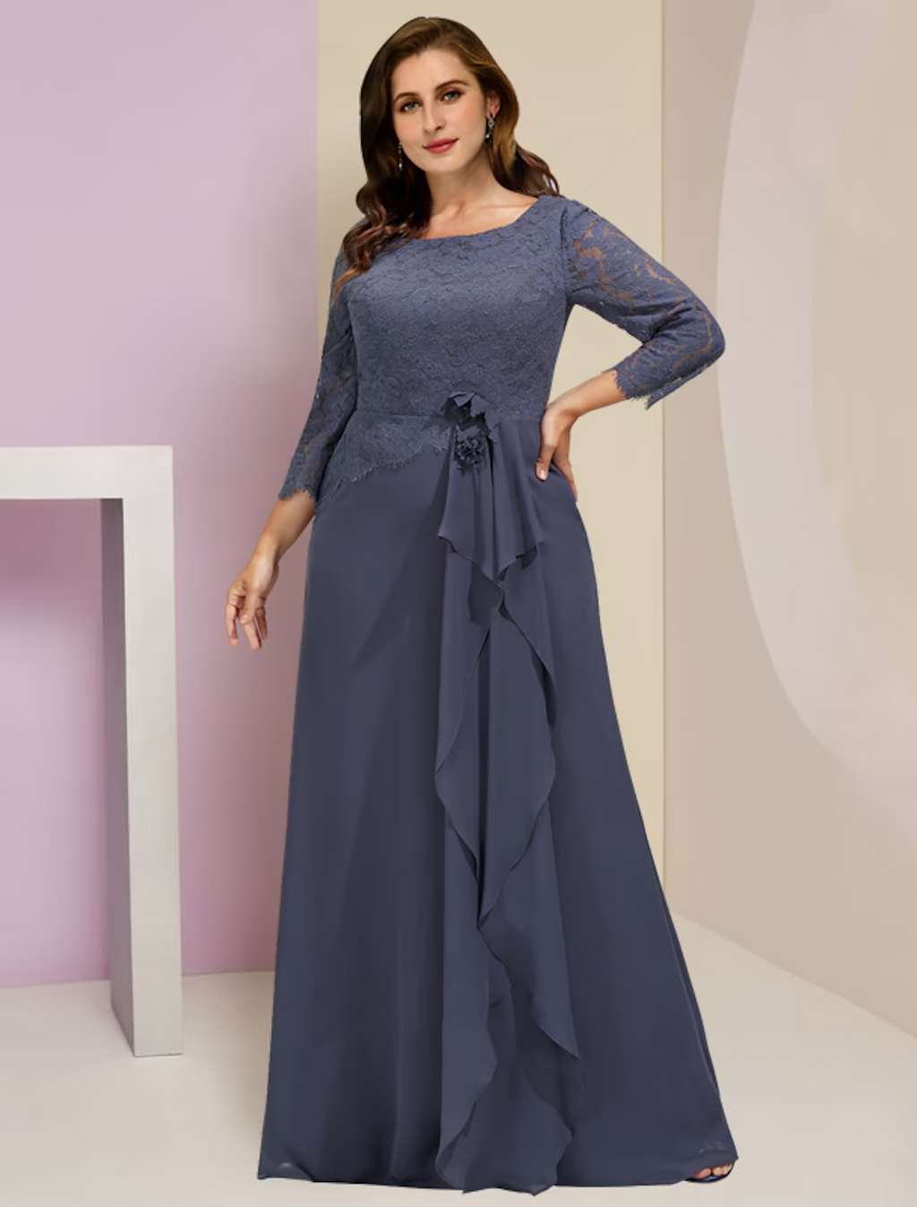Plus Size Mother of the Bride Dress Wedding Guest Party Elegant Scoop Neck Floor Length Sleeve with Ruffles Appliques