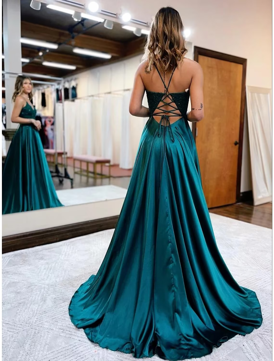 Formal Sleeveless V Neck Backless with Beading Appliques