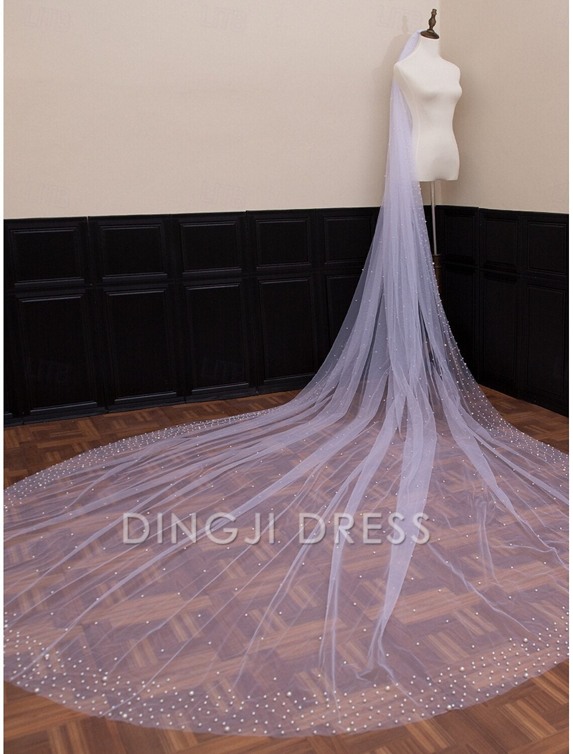Ding Ji One-tier Comtemporary Stylish Wedding Veil Cathedral Veils with Faux Pearl Youthful Charming Hot Sale Veil