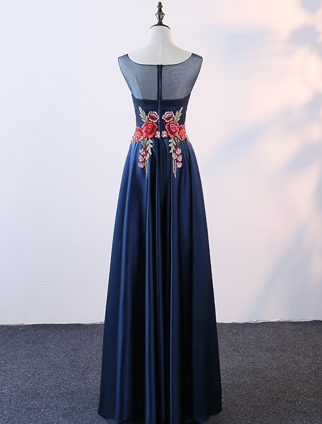 Evening Gown Elegant Dress Prom Floor Length Sleeveless Jewel Neck with Embroidery Appliques