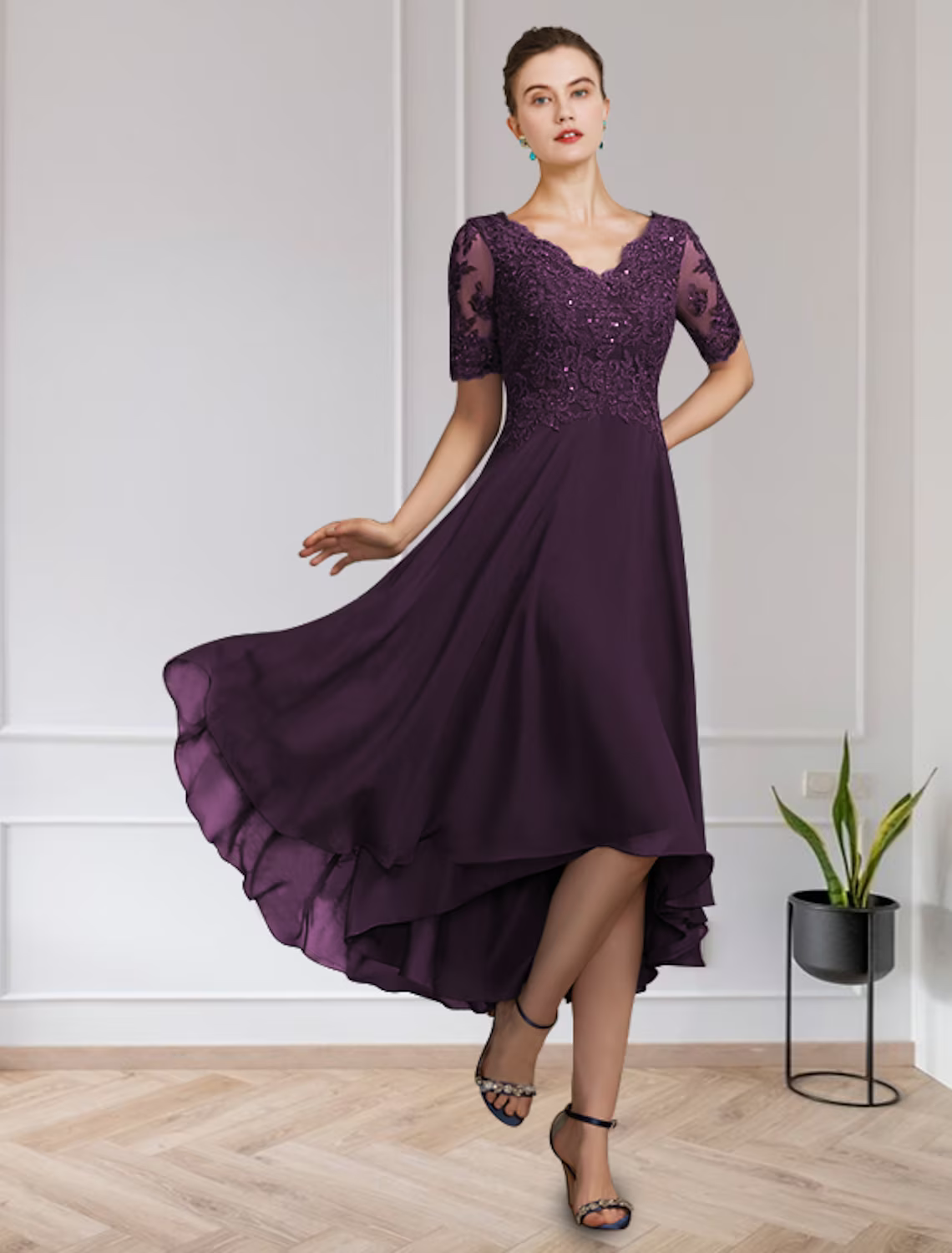 Mother of the Bride Dress Elegant V Neck Floor Length Short Sleeve with Appliques