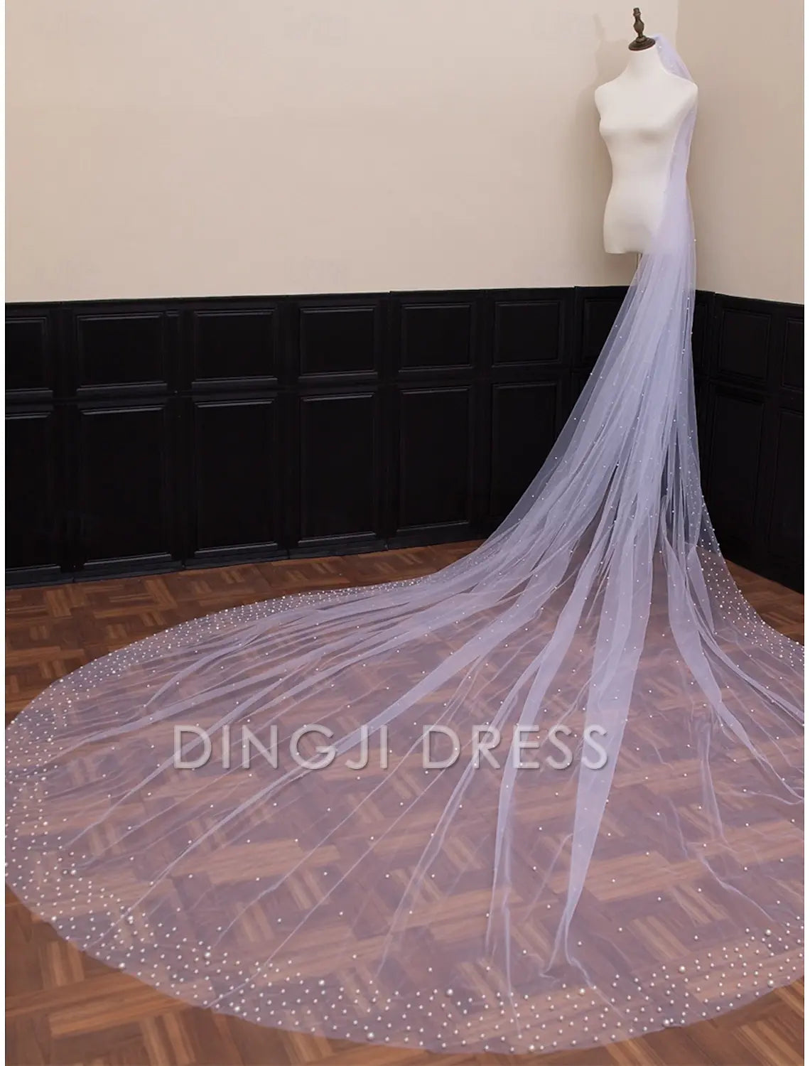Ding Ji One-tier Comtemporary Stylish Wedding Veil Cathedral Veils with Faux Pearl Youthful Charming Hot Sale Veil