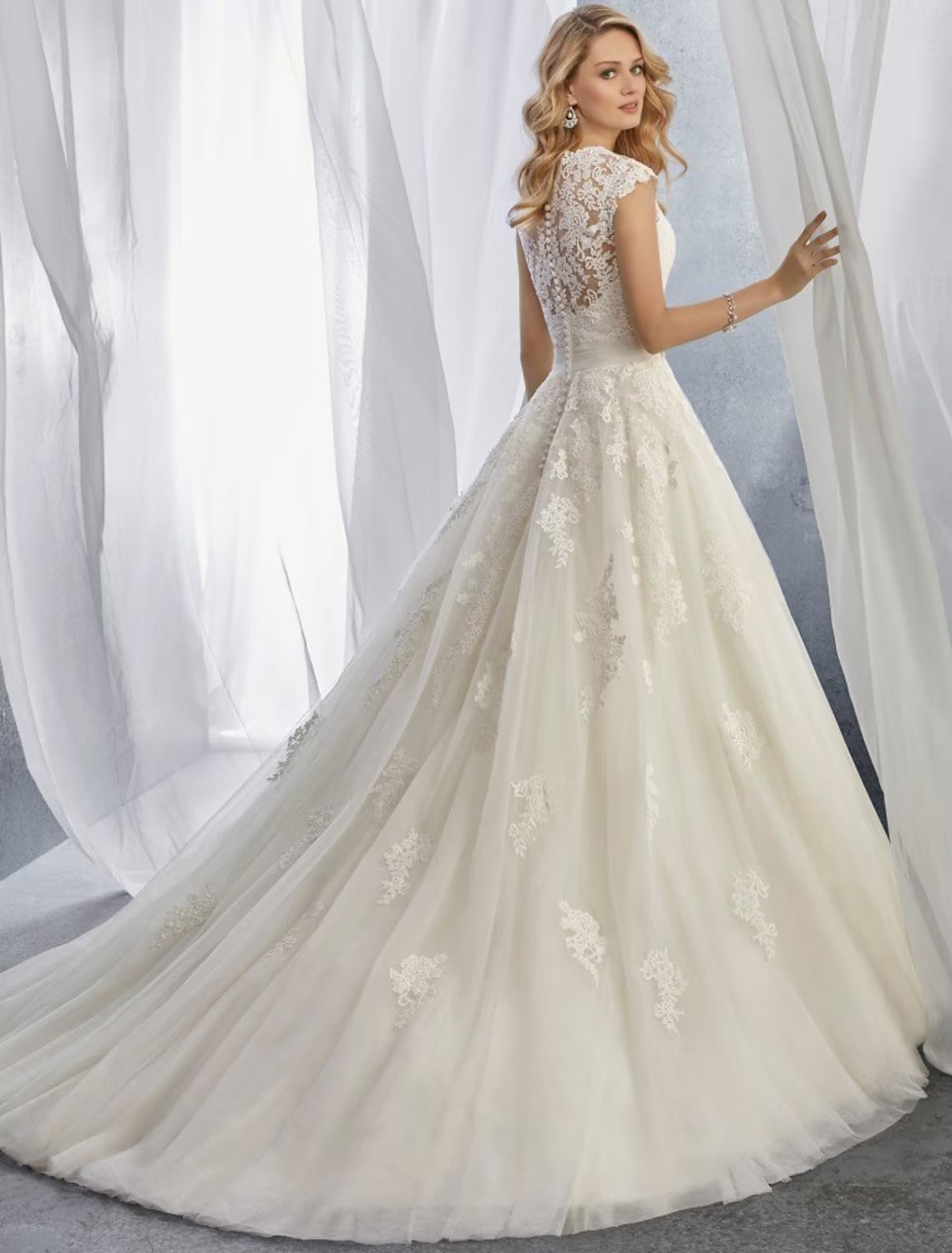 Engagement Formal Wedding Dresses Chapel Train Ball Gown Regular Straps Sweetheart With Appliques