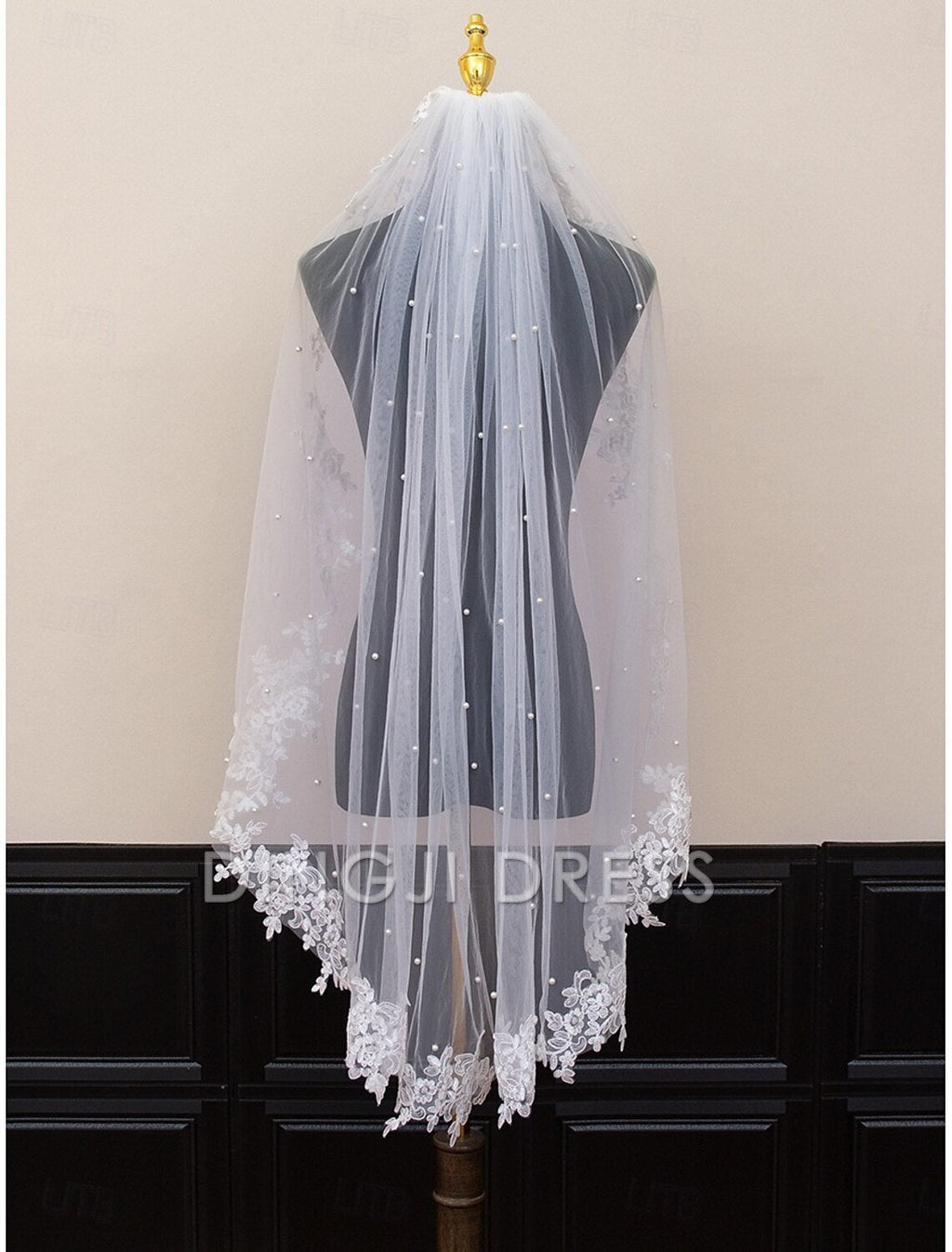 Ding Ji One-tier Comtemporary Stylish Wedding Veil Cathedral Veils with Flower Pearl Veil
