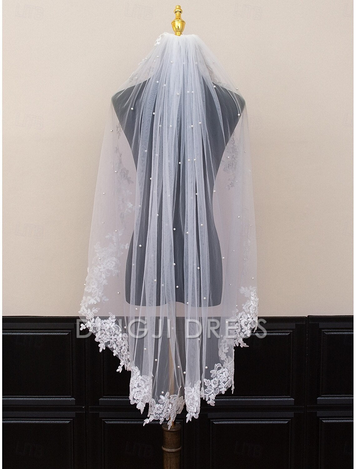 Ding Ji One-tier Comtemporary Stylish Wedding Veil Cathedral Veils with Flower Pearl Veil