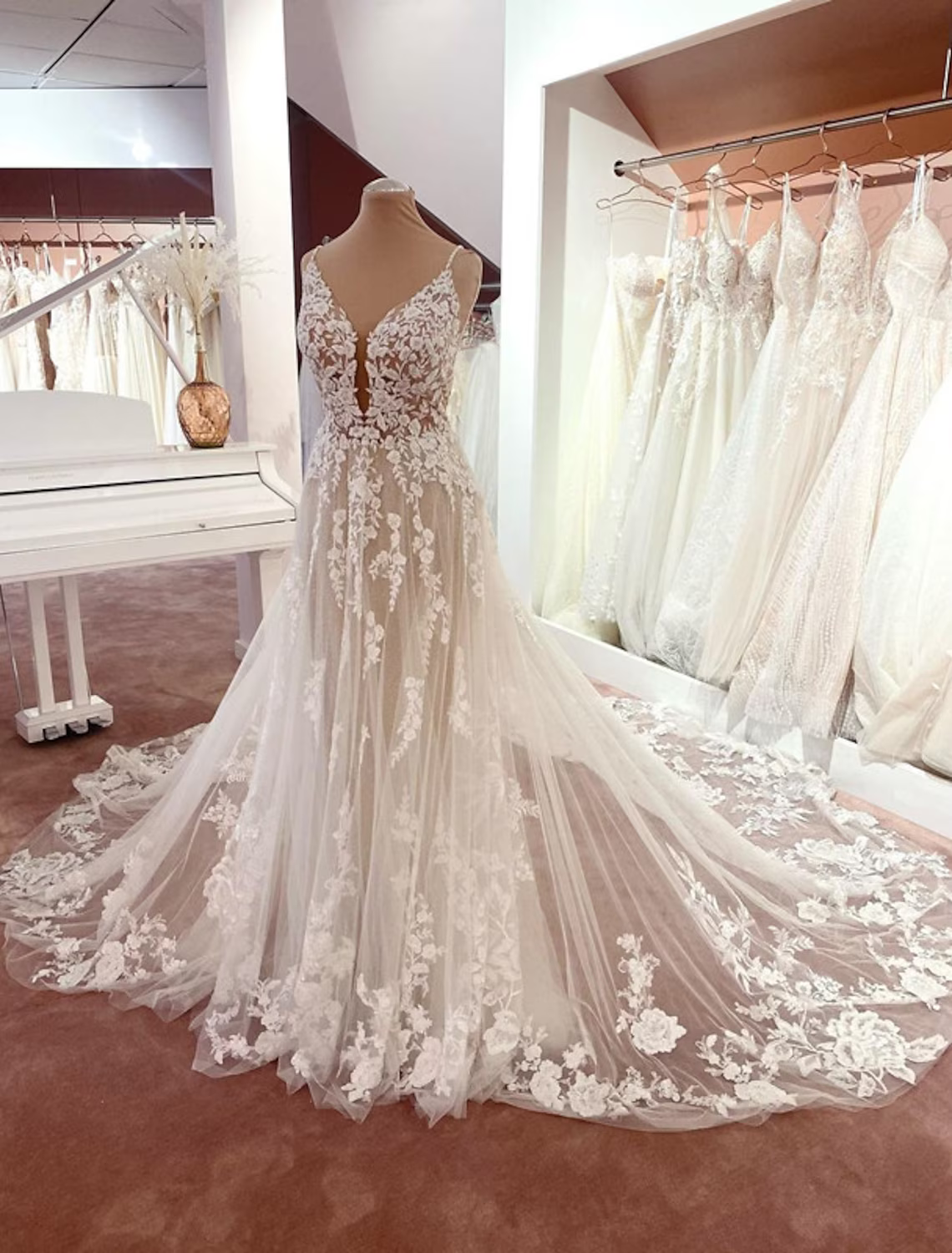 Engagement Open Back Formal Wedding Dresses Chapel Train A-Line Sleeveless Spaghetti Strap With Appliques