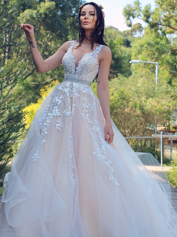 A-Line/Princess Applique Sleeveless V-neck Sweep/Brush Train Dresses