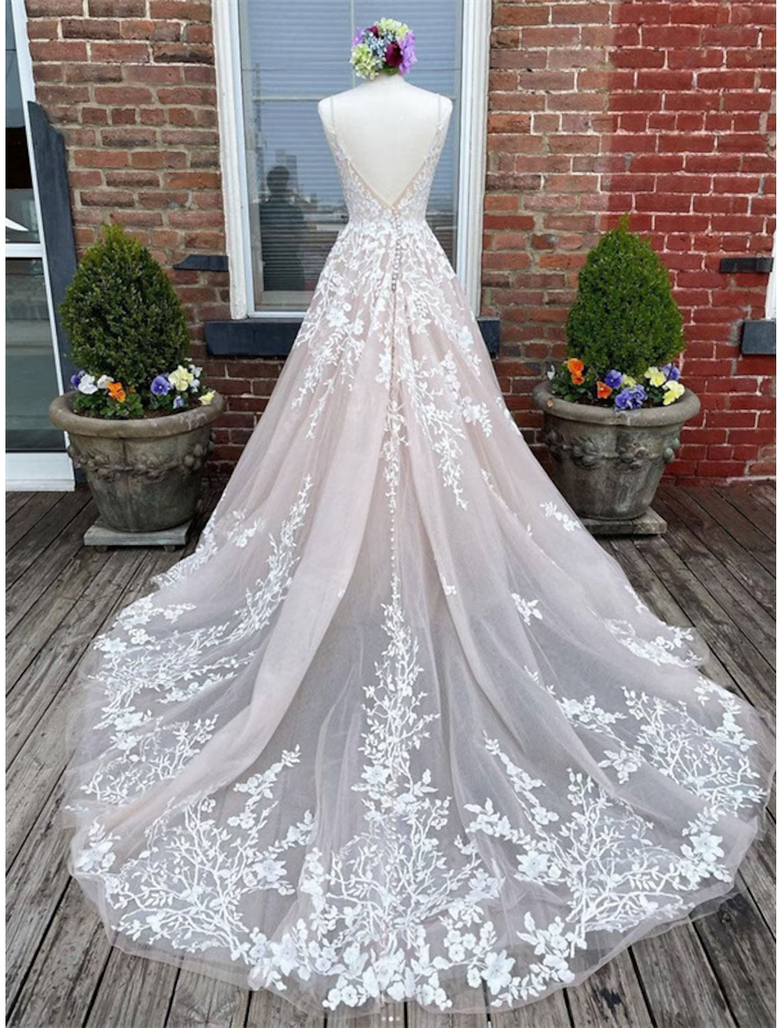 Engagement Wedding Dresses in Color Formal Wedding Dresses Chapel Train A-Line Sleeveless Strap With Buttons Appliques