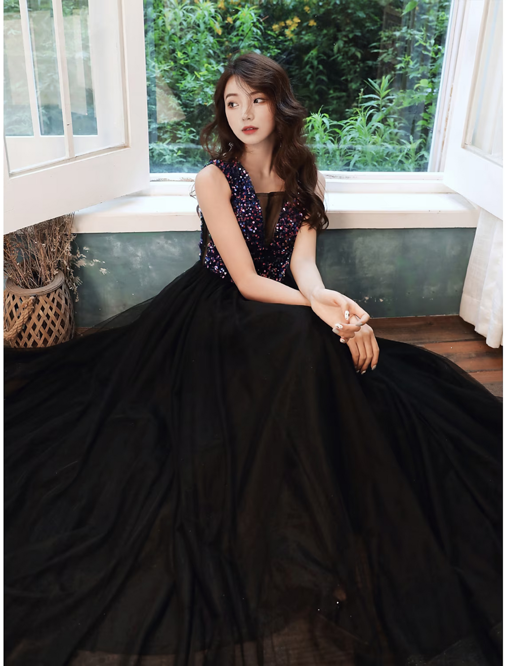 Glittering Wedding Guest Prom Dress V Neck Sleeveless Floor Length