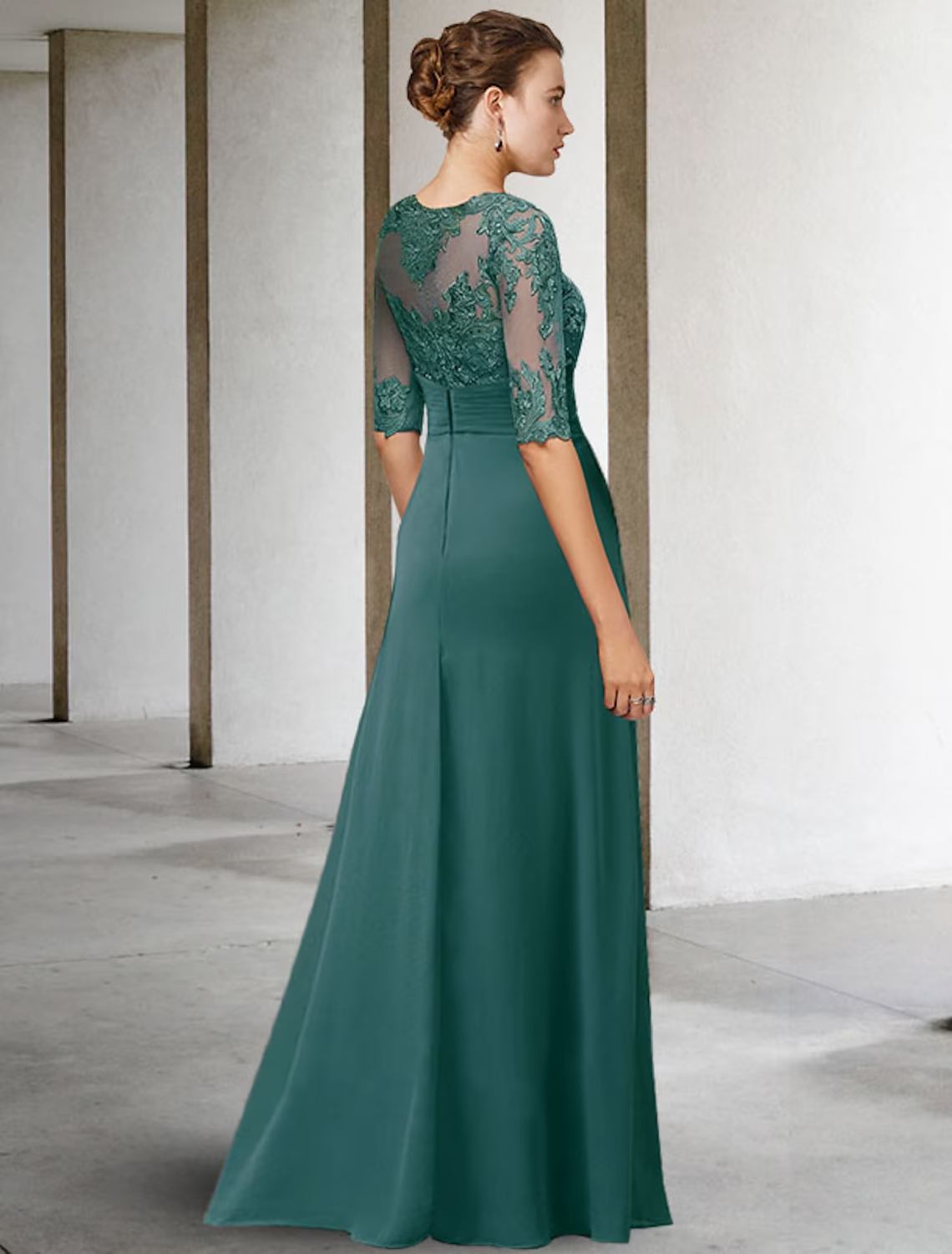Mother of the Bride Dress Plus Size Elegant Jewel Neck Floor Length Short Sleeve with Appliques Side-Draped