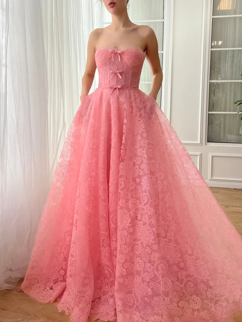 A-Line/Princess Sweetheart Strapless Floor-Length Prom Dress with Bows