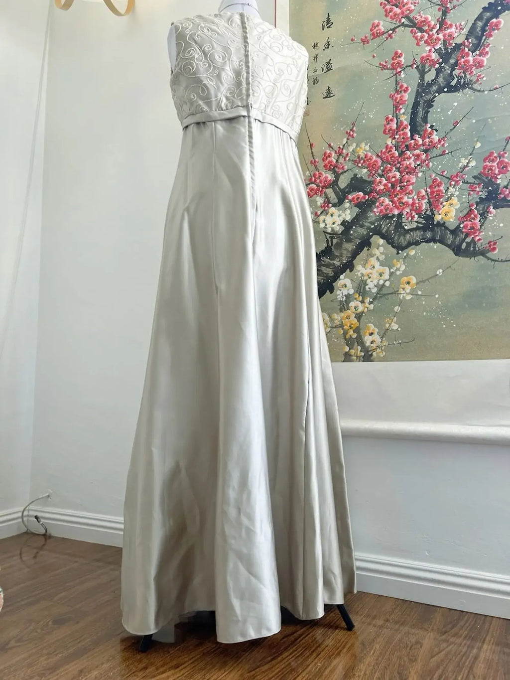 Silver V Neck Sleeveless Beaded Floor-Length Prom Dress