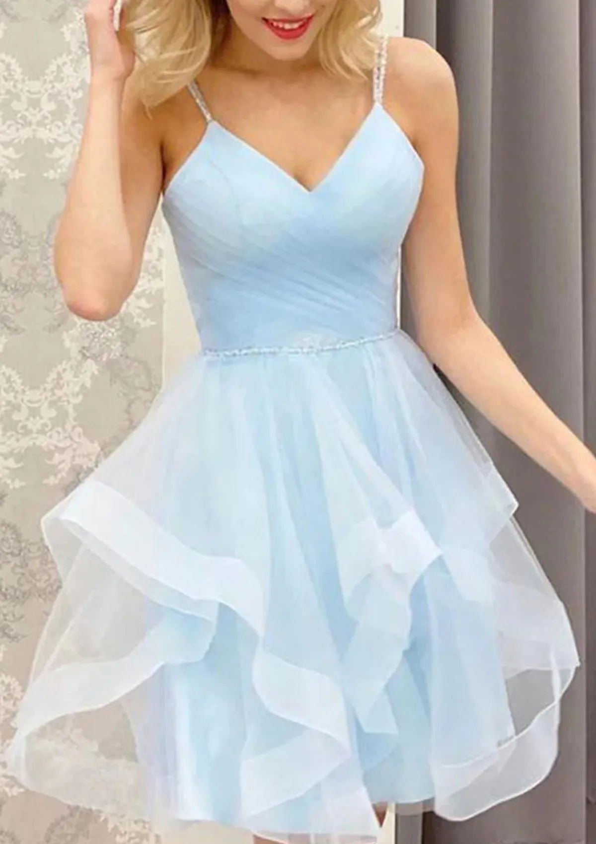 V Neck Sleeveless Short/Mini Homecoming Dress With Beading Pleated