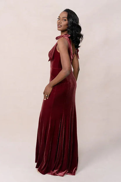 Special Occasion Sophisticated Elegant Velvet Mermaid Scoop Neck Sleeveless Floor-Length Prom Dress