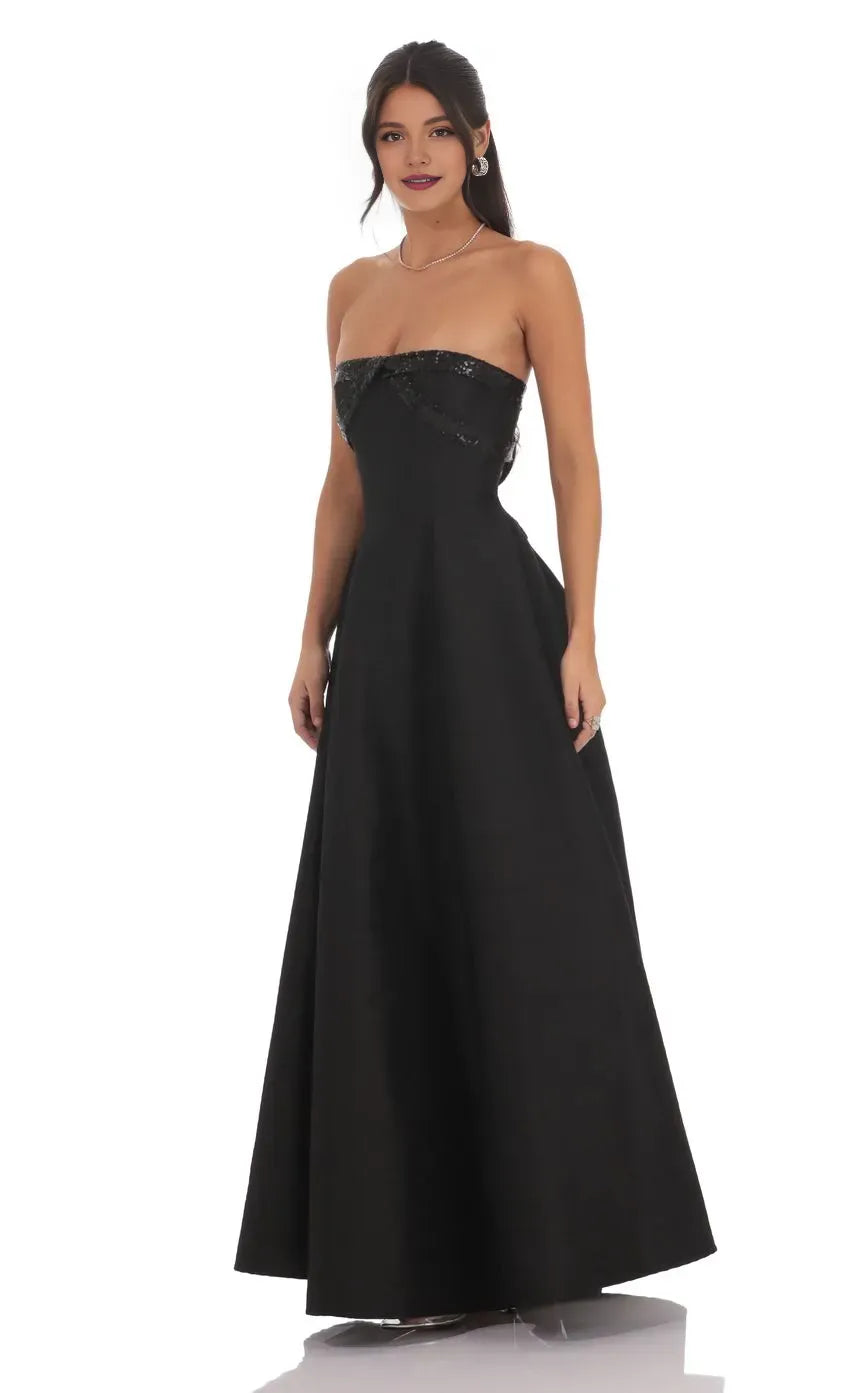 Refined Beautiful Timeless Elegant Black Lace A-Line Strapless Sleeveless Floor-Length Prom Dress
