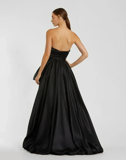 Refined Beautiful Timeless Chic Elegant Black Satin A-Line Strapless Sleeveless Prom Dress