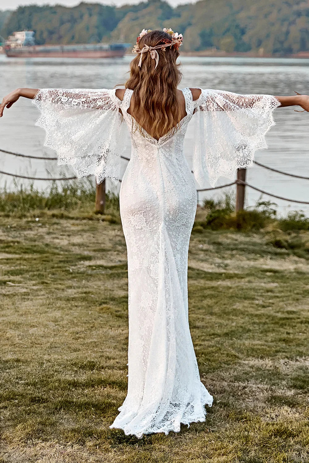 Special Occasion Sophisticated Graceful Stylish Refined Elegant Ivory Lace Mermaid Wedding Dress
